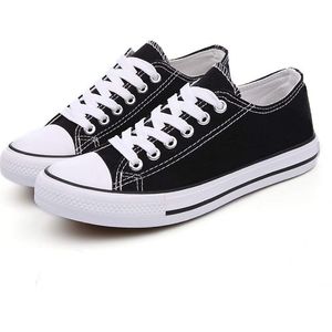 NWOT - Hurriman low top sneaker lace up - Black